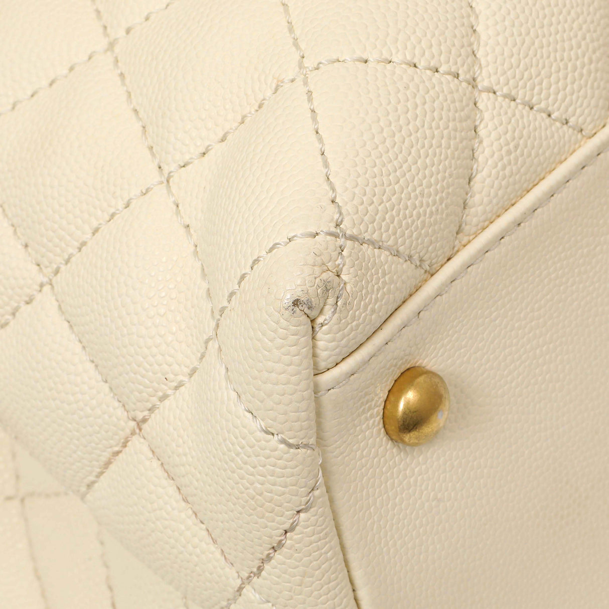 Chanel Ivory Quilted Caviar Lizard Medium Coco Handle Handbags Chanel