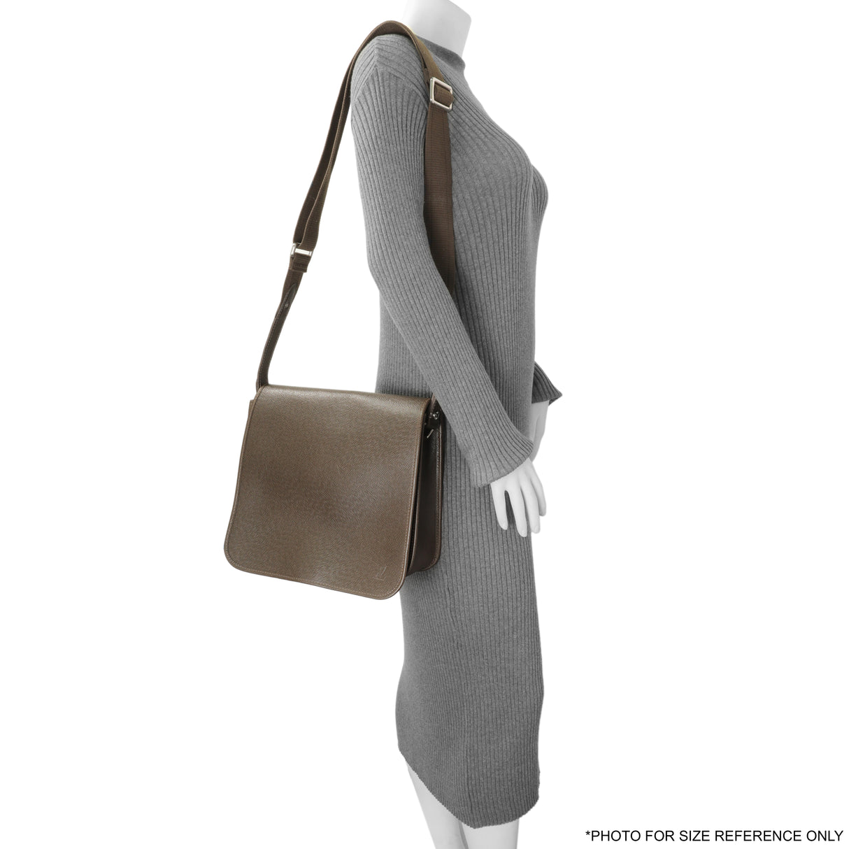 Louis Vuitton Brown Taiga Andrei Messenger Handbags Louis Vuitton