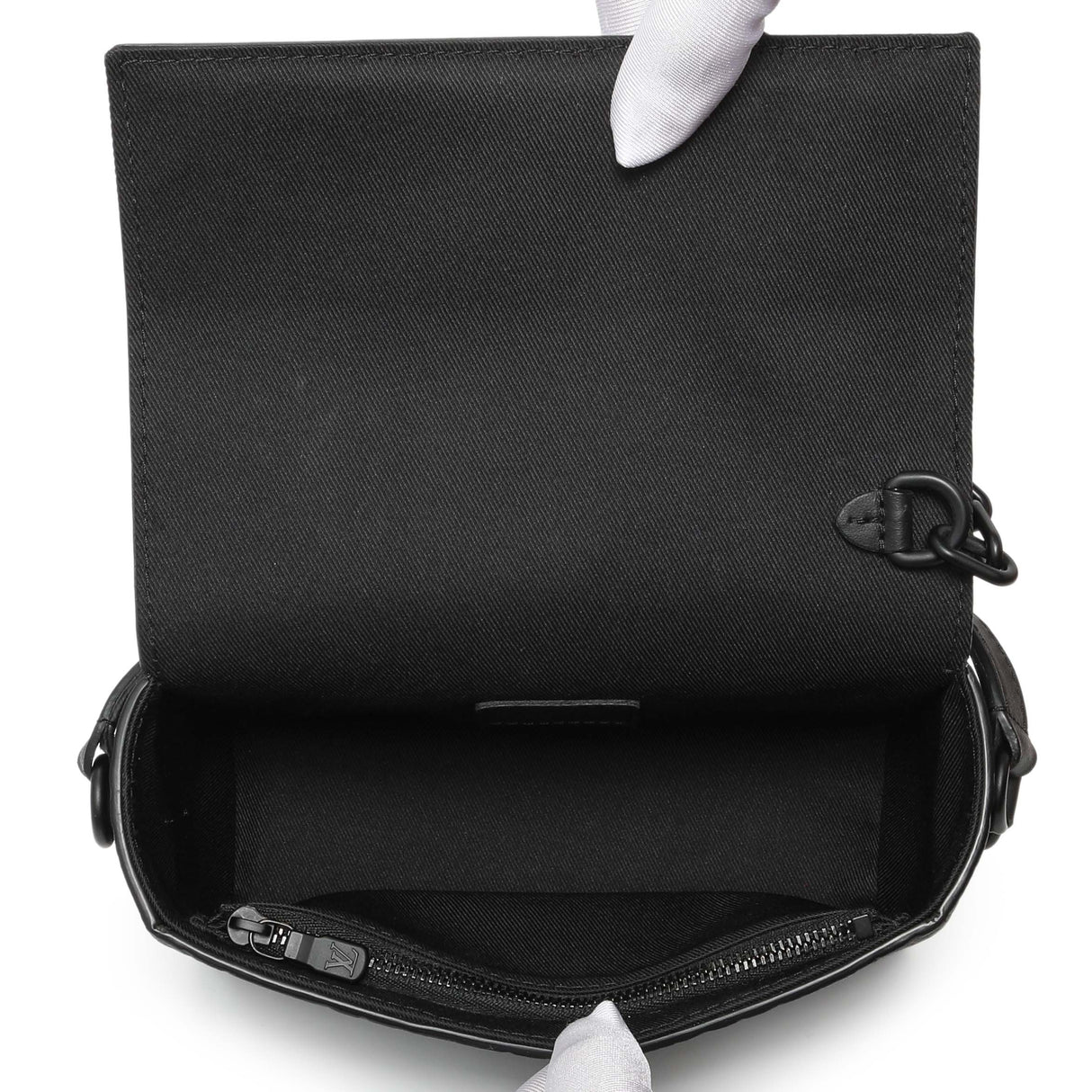 Louis Vuitton Black Taurillon Monogram Steamer Wearable Wallet Handbags Louis Vuitton