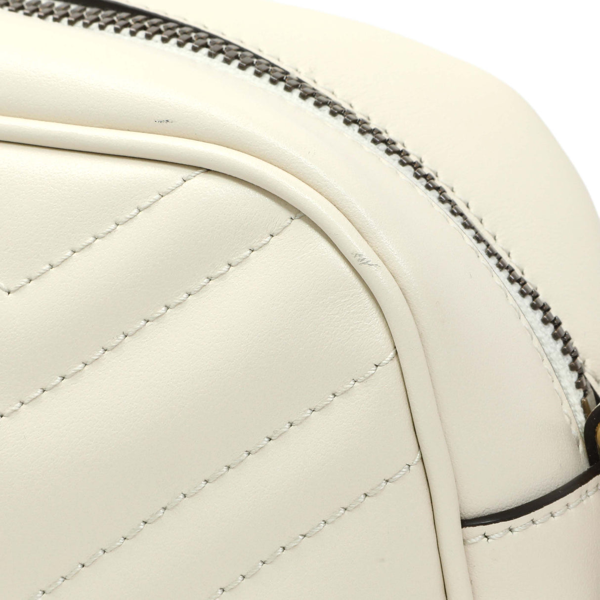 Gucci White Calfskin Matelasse Small GG Marmont Chain Shoulder Bag Handbags Gucci