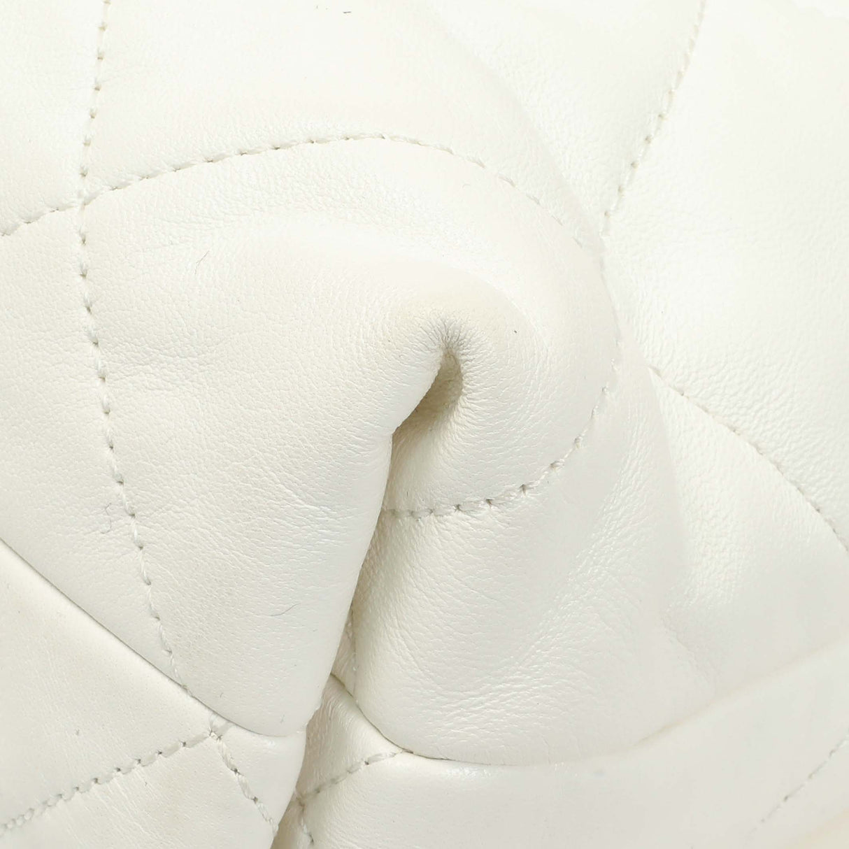 Chanel White Lambskin Woven Logo Chain Flap Handbags Chanel