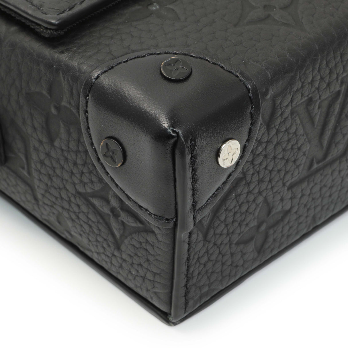 Louis Vuitton Black Taurillon Monogram Steamer Wearable Wallet Handbags Louis Vuitton