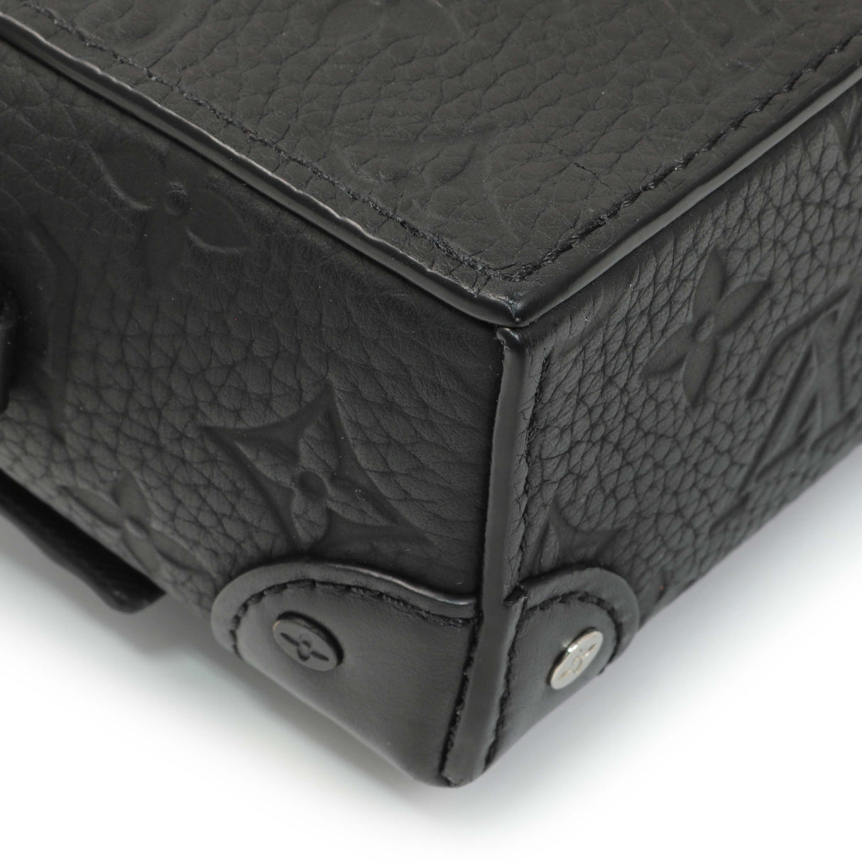 Louis Vuitton Black Taurillon Monogram Steamer Wearable Wallet Handbags Louis Vuitton