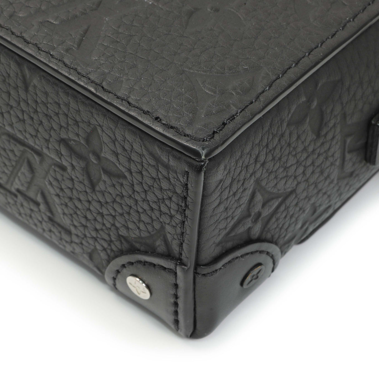 Louis Vuitton Black Taurillon Monogram Steamer Wearable Wallet Handbags Louis Vuitton