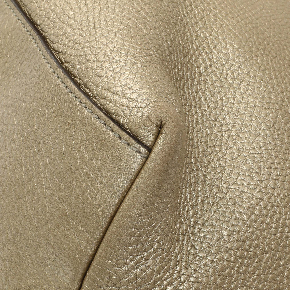 Gucci Gold Pebbled Calfskin Medium Soho Chain Shoulder Bag Handbags Gucci