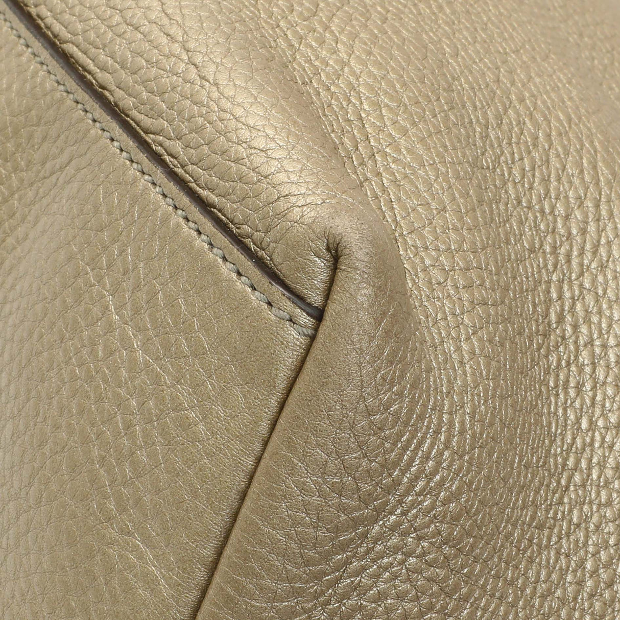 Gucci Gold Pebbled Calfskin Medium Soho Chain Shoulder Bag Handbags Gucci