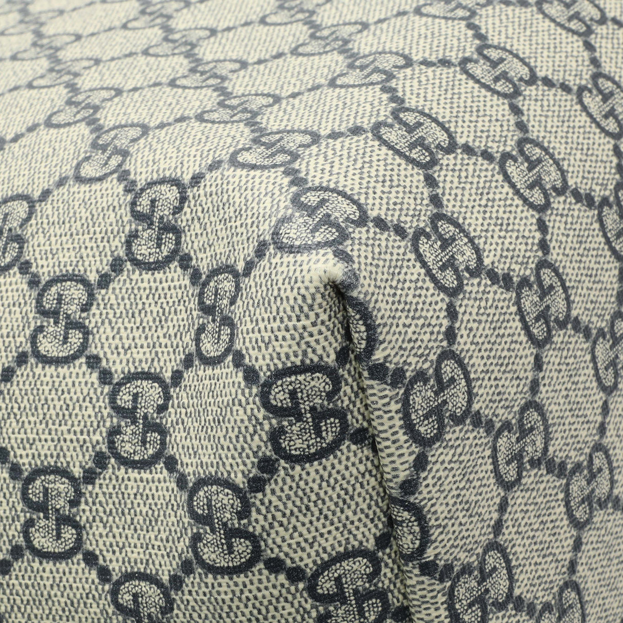 Gucci Supreme Monogram Medium Ophidia Shopping Tote