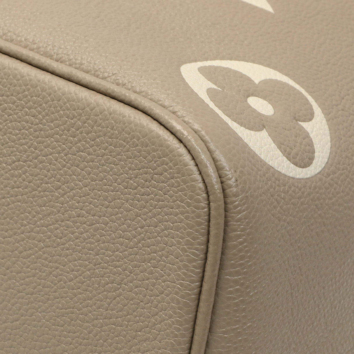 Louis Vuitton Tourterelle Creme Empreinte Monogram Giant NeoNoe MM Handbags Louis Vuitton
