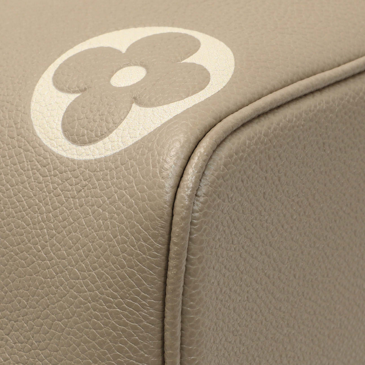 Louis Vuitton Tourterelle Creme Empreinte Monogram Giant NeoNoe MM Handbags Louis Vuitton