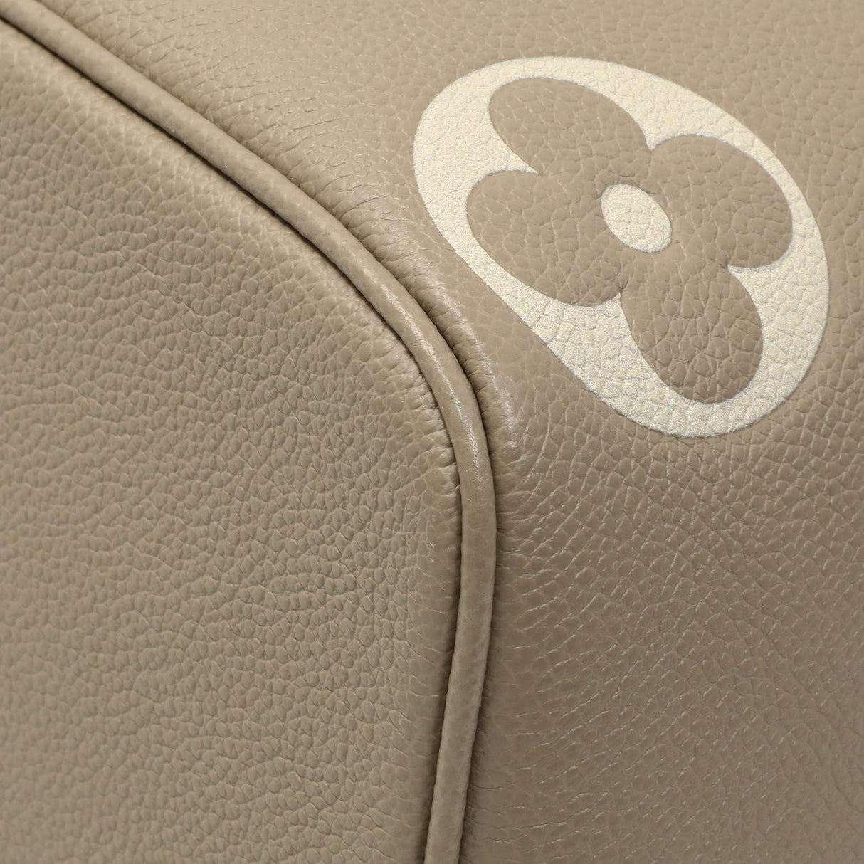 Louis Vuitton Tourterelle Creme Empreinte Monogram Giant NeoNoe MM Handbags Louis Vuitton