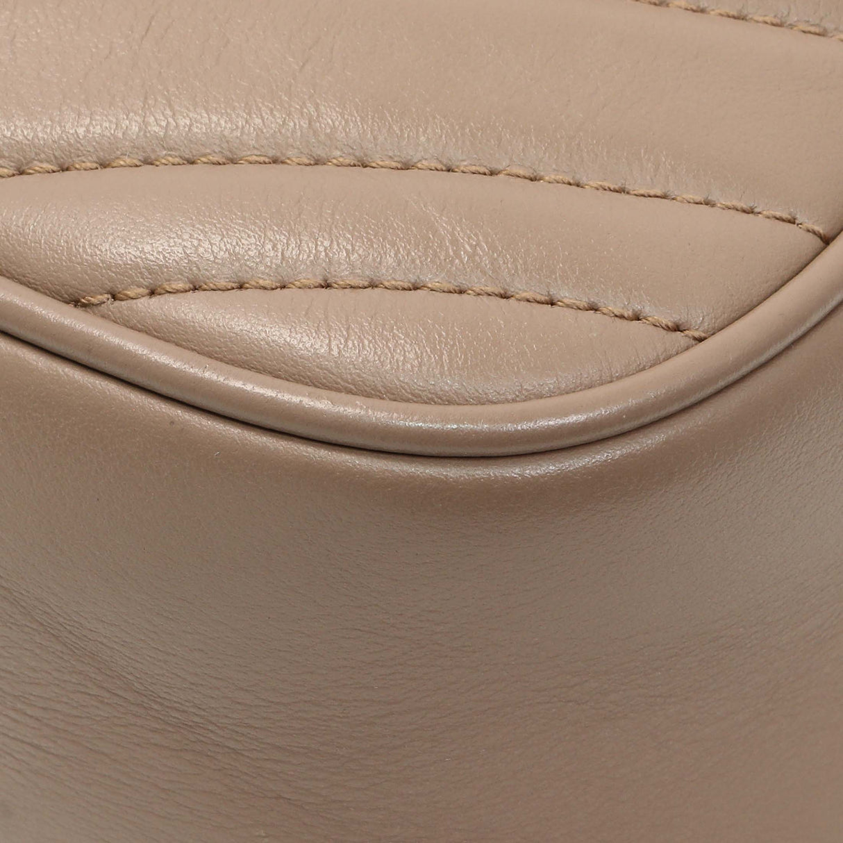 Gucci Porcelain Rose Calfskin Matelasse Small GG Marmont Chain Shoulder Bag Handbags Gucci