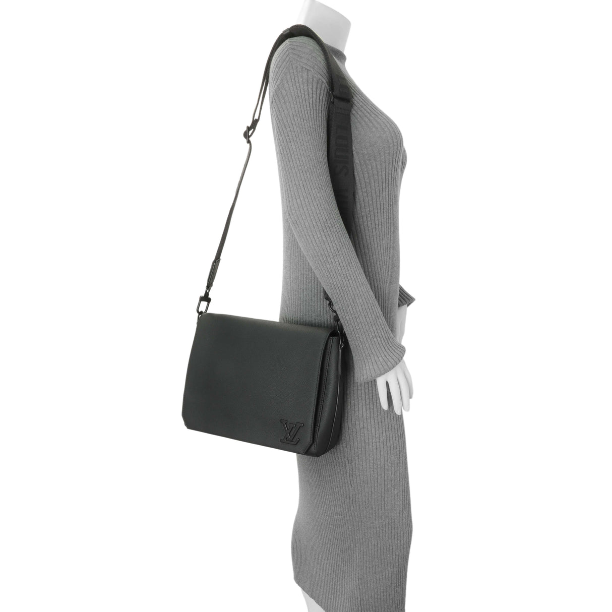 Louis Vuitton Black Grained Calfskin Aerogram Takeoff Messenger Handbags Louis Vuitton