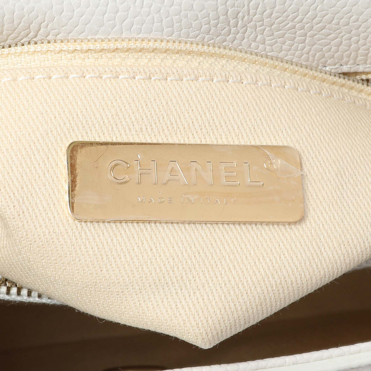 -6 items Wed June 24 ⬆️- Chanel White Quilted Caviar Chic Affinity Flap Handbags Chanel