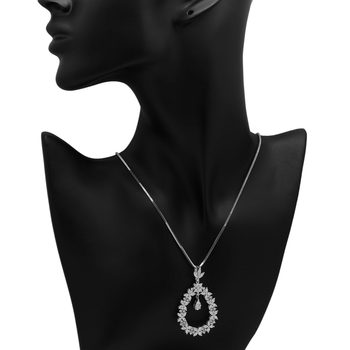 18K White Gold 3.73 Carat Teardrop Diamond Cluster Pendant Fine Jewellery Modaselle