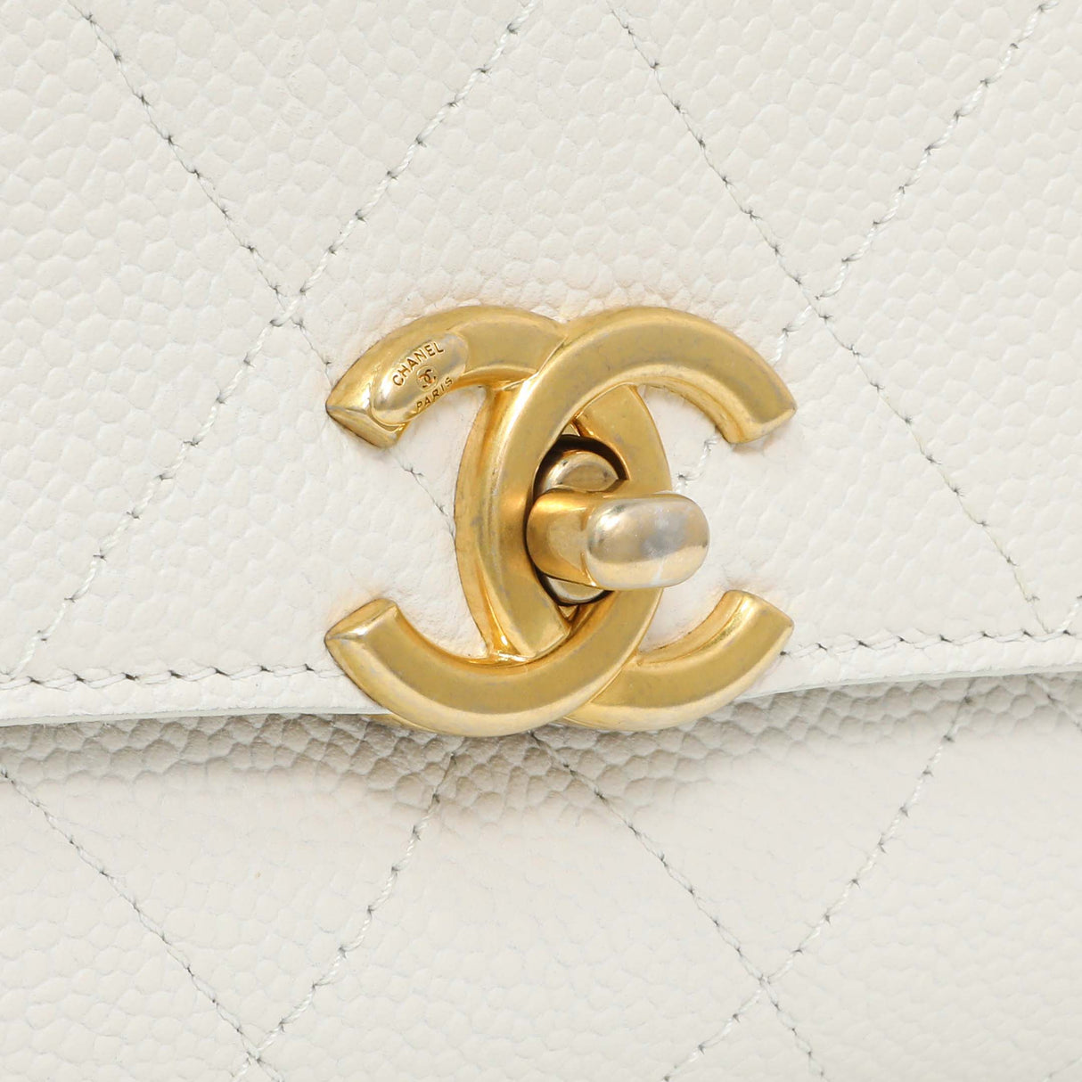 -6 items Wed June 24 ⬆️- Chanel White Quilted Caviar Chic Affinity Flap Handbags Chanel