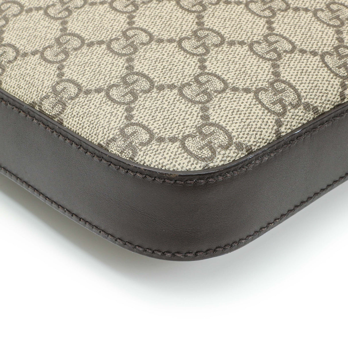 Gucci GG Supreme Monogram Flat Messenger Handbags Gucci