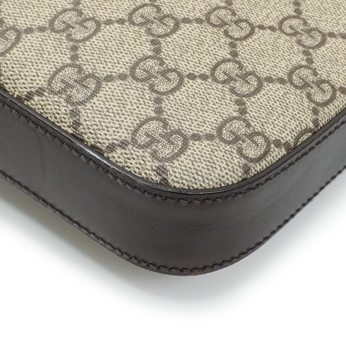 Gucci GG Supreme Monogram Flat Messenger Handbags Gucci