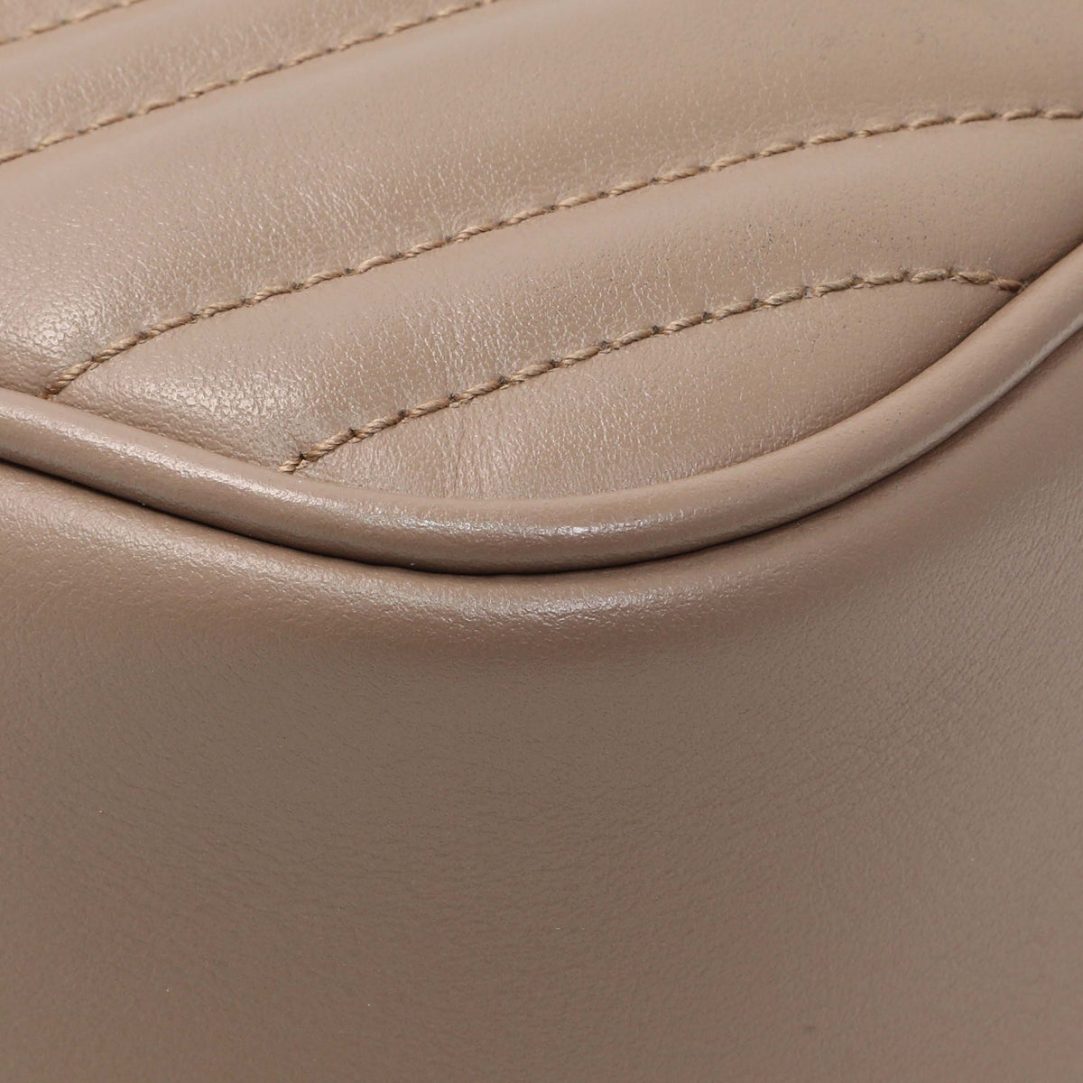 Gucci Porcelain Rose Calfskin Matelasse Small GG Marmont Chain Shoulder Bag Handbags Gucci