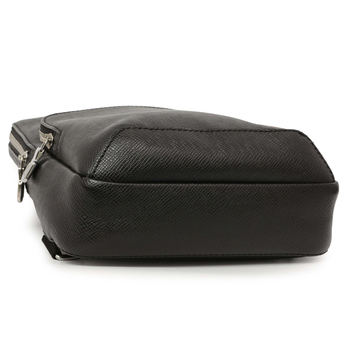 Louis Vuitton Black Taiga Avenue Sling Handbags Louis Vuitton