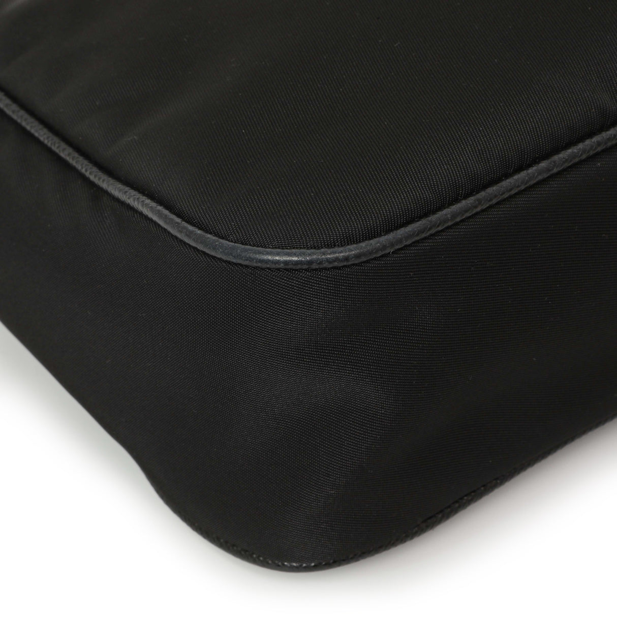 Prada Black Nylon Re-Edition 2005 Shoulder Bag Handbags Prada