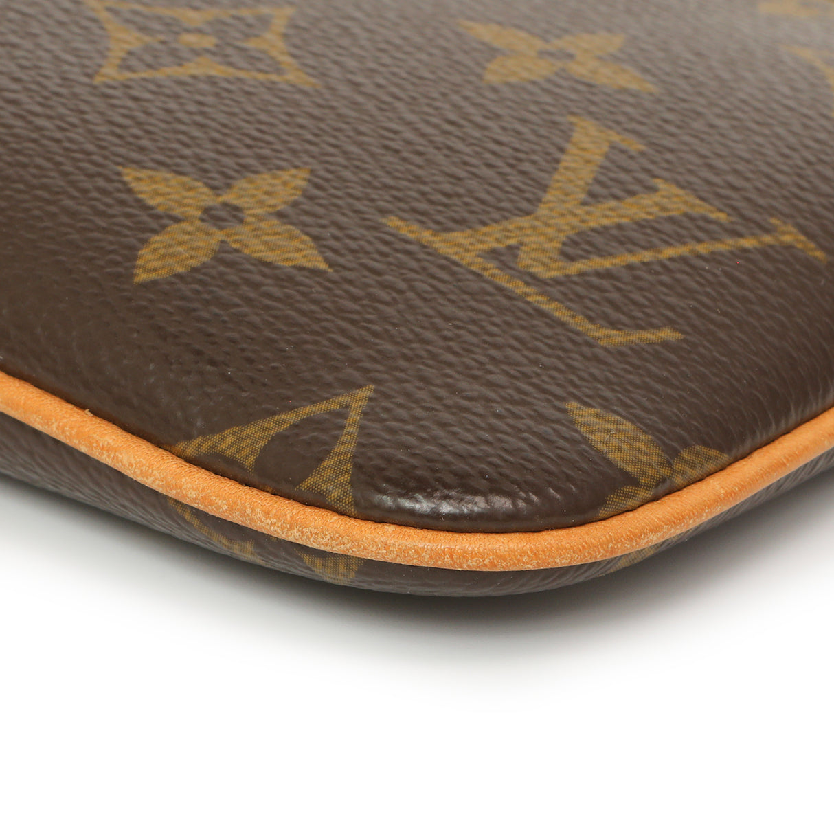 Louis Vuitton Monogram Pochette Milla MM Handbags Louis Vuitton