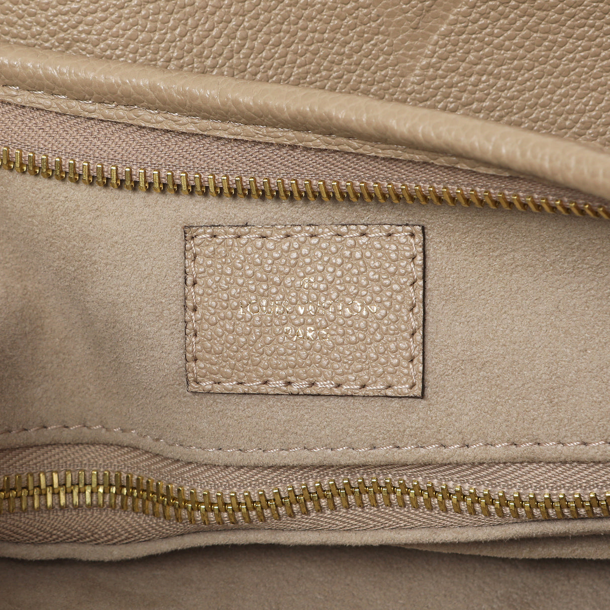 Louis Vuitton Tourterelle Empreinte Monogram Giant Carryall MM Handbags Louis Vuitton