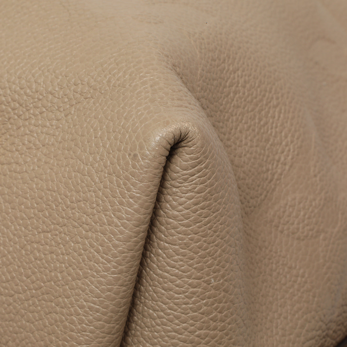 Louis Vuitton Tourterelle Empreinte Monogram Giant Carryall MM Handbags Louis Vuitton