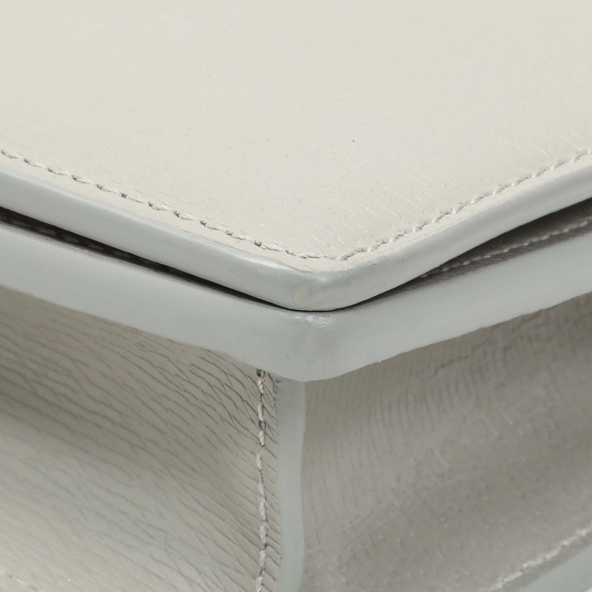 Gucci Grey Textured Calfskin Script Logo Chain Wallet Handbags Gucci