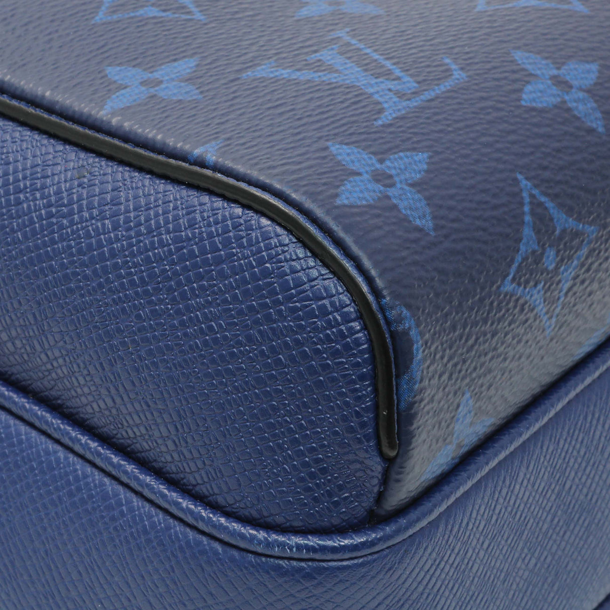 Louis Vuttion Blue Taigarama Outdoor Messenger Handbags Louis Vuitton