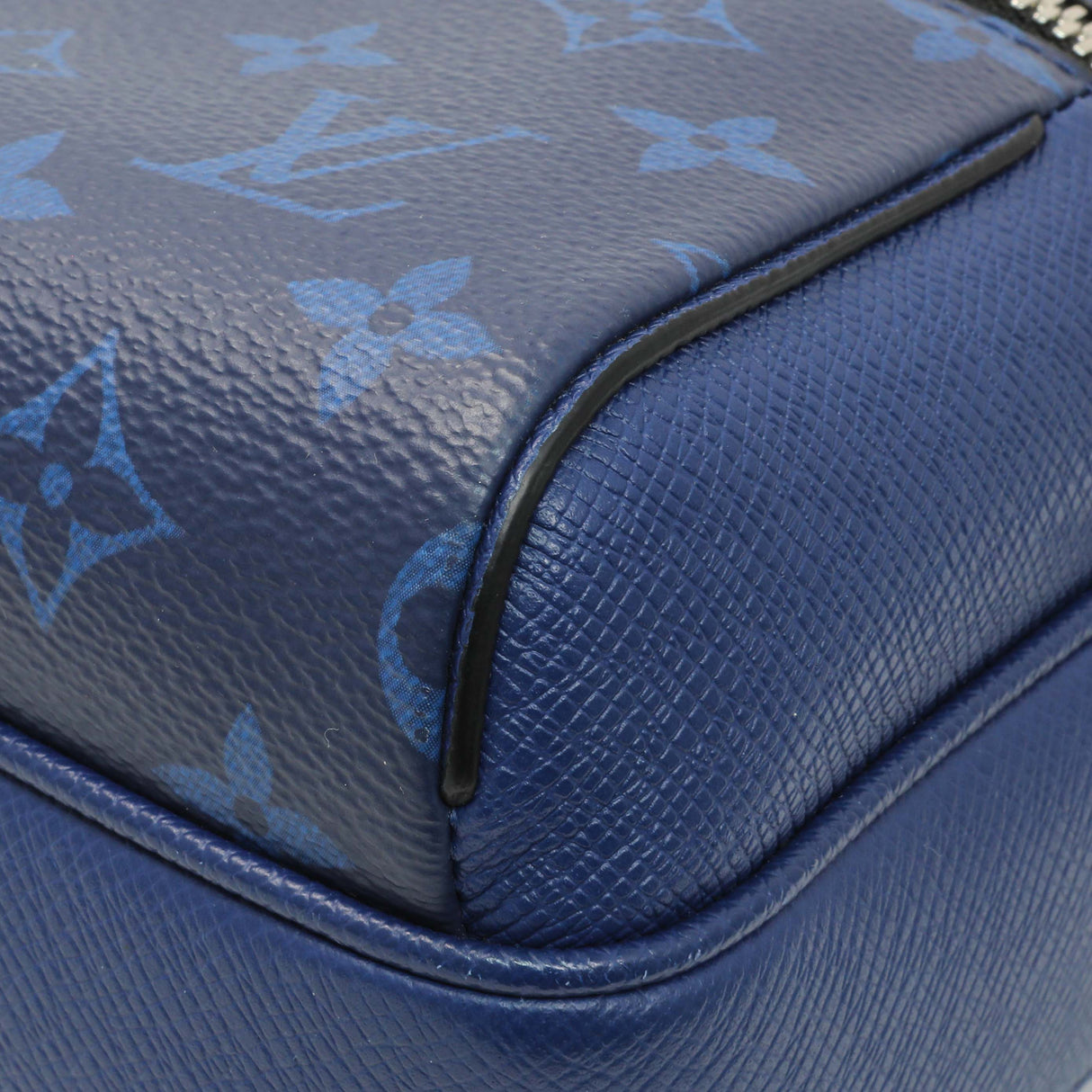 Louis Vuttion Blue Taigarama Outdoor Messenger Handbags Louis Vuitton