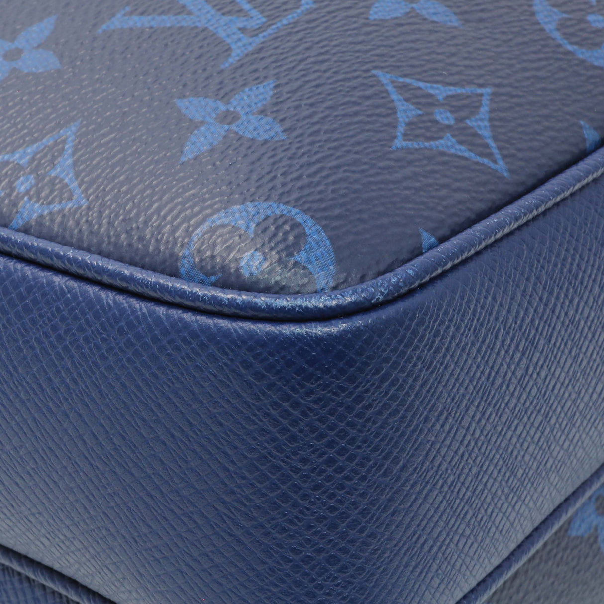 Louis Vuttion Blue Taigarama Outdoor Messenger Handbags Louis Vuitton