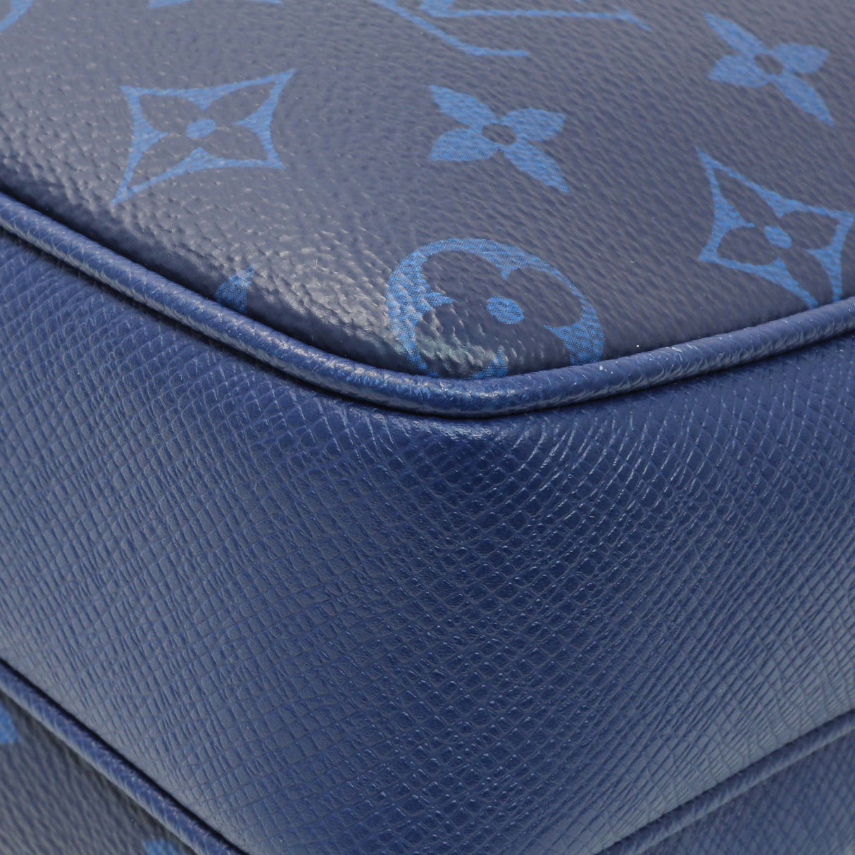 Louis Vuttion Blue Taigarama Outdoor Messenger Handbags Louis Vuitton
