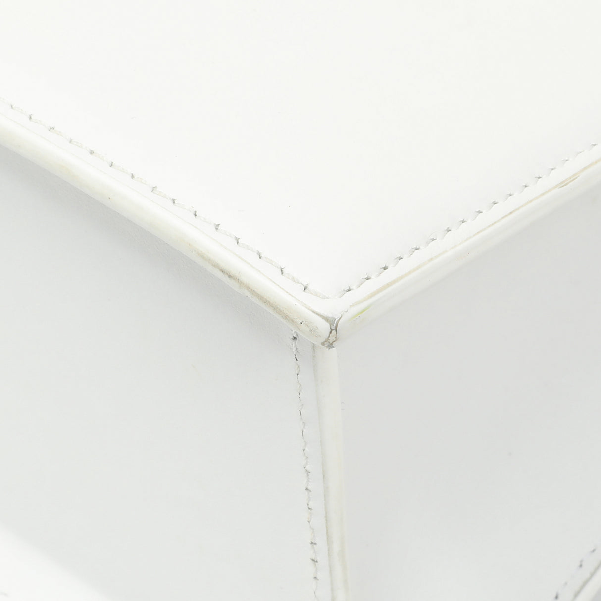 Jacquemus White Smooth Calfskin Le Grand Chiquito