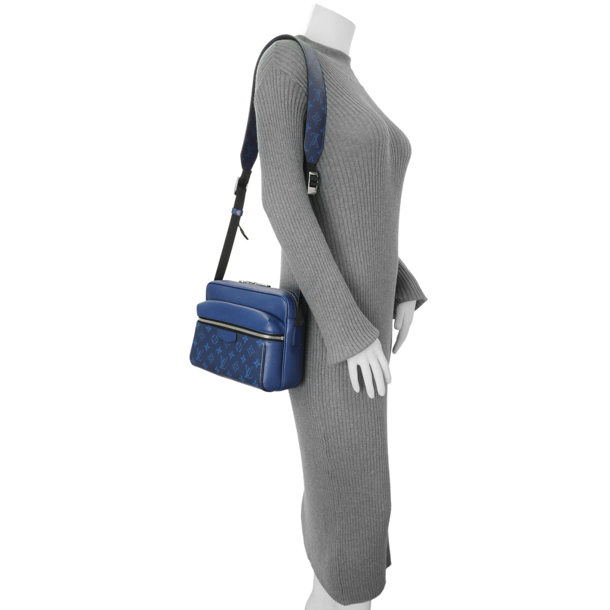 Louis Vuttion Blue Taigarama Outdoor Messenger Handbags Louis Vuitton