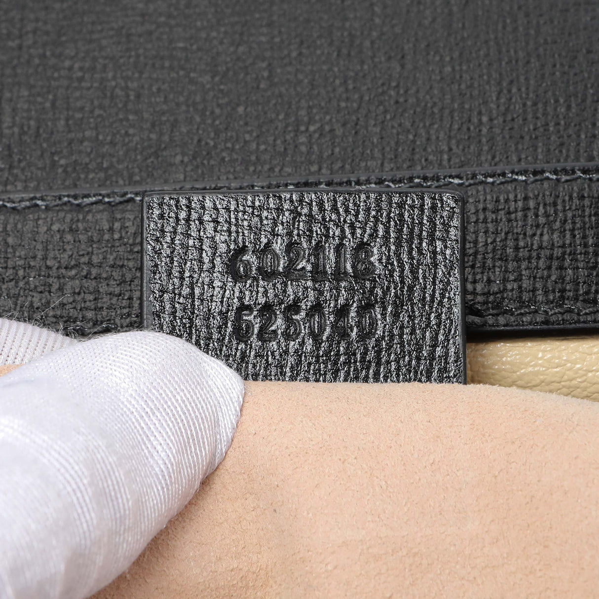 Gucci Black Beige Calfskin Horsebit 1955 Drawstring Bucket Bag Handbags Gucci