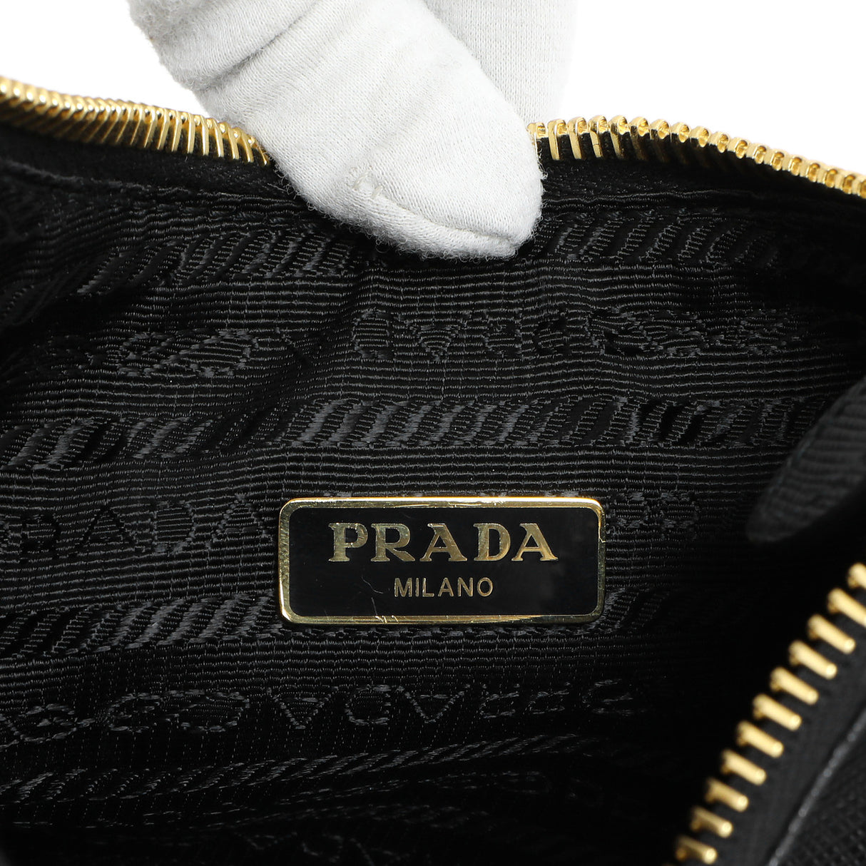 Prada Black Saffiano Re-Edition 2005 Shoulder Bag Handbags Prada