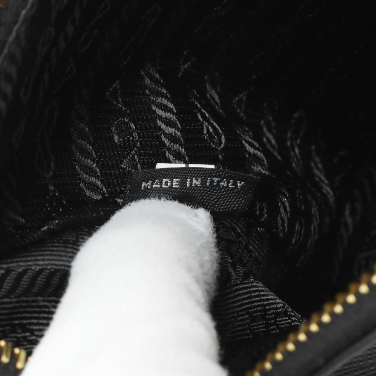 Prada Black Saffiano Re-Edition 2005 Shoulder Bag Handbags Prada