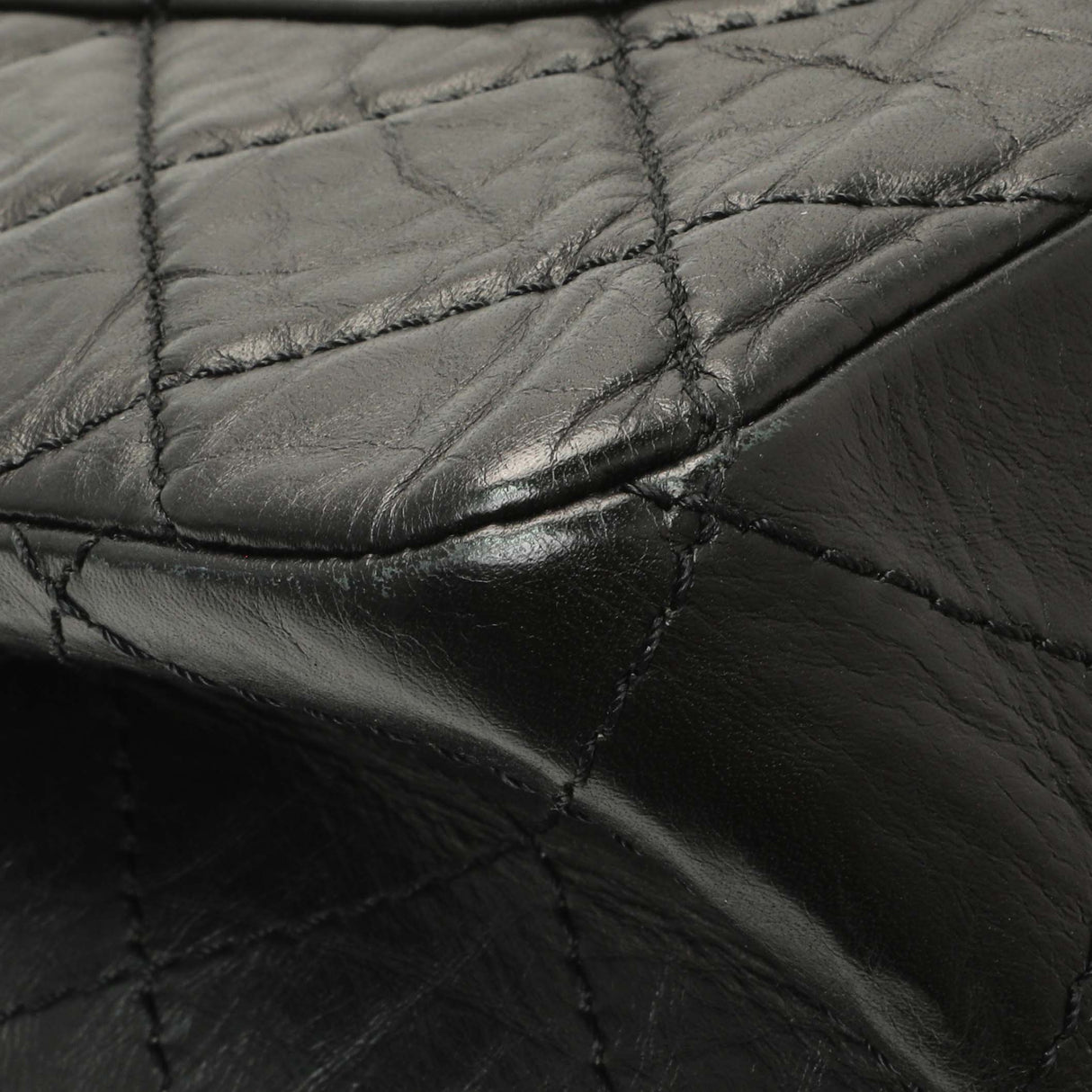 Chanel Black Quilted Aged Calfskin 2.55 Reissue 227 Flap Handbags Chanel