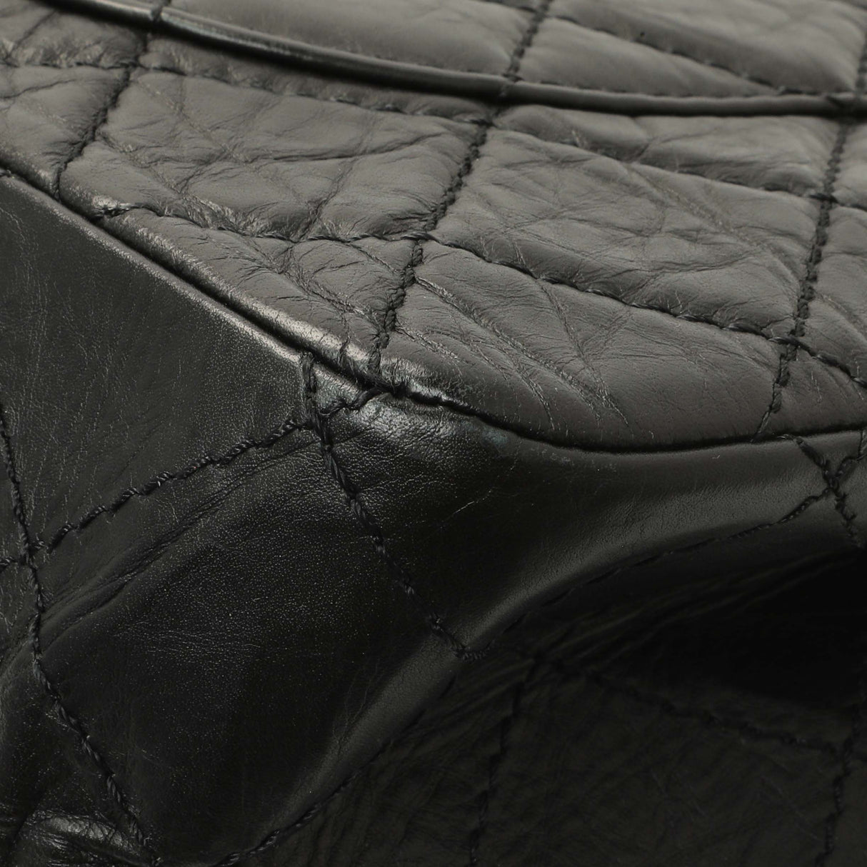 Chanel Black Quilted Aged Calfskin 2.55 Reissue 227 Flap Handbags Chanel