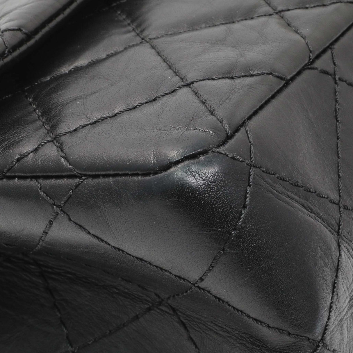 Chanel Black Quilted Aged Calfskin 2.55 Reissue 226 Flap Handbags Chanel