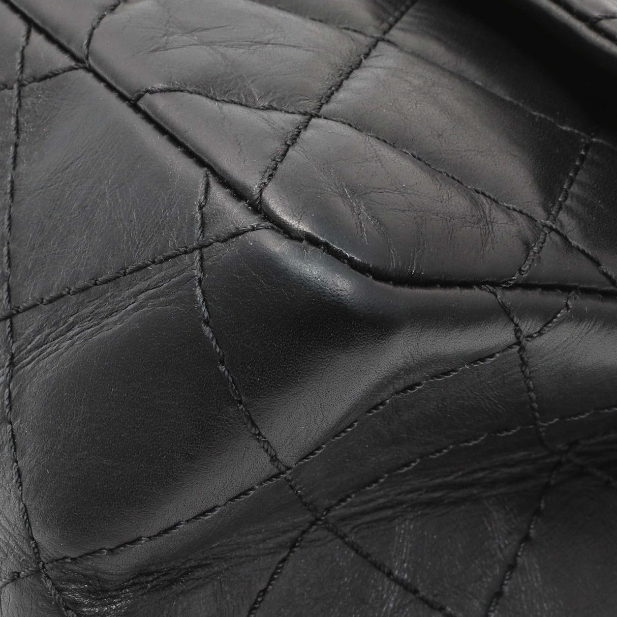 Chanel Black Quilted Aged Calfskin 2.55 Reissue 226 Flap Handbags Chanel