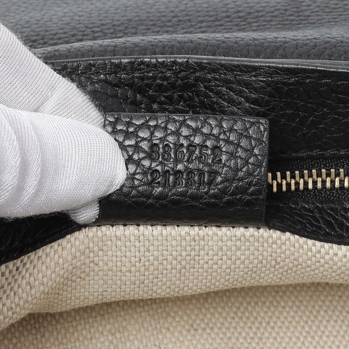 Gucci Black Pebbled Calfskin Medium Soho Flap Crossbody Handbags Gucci