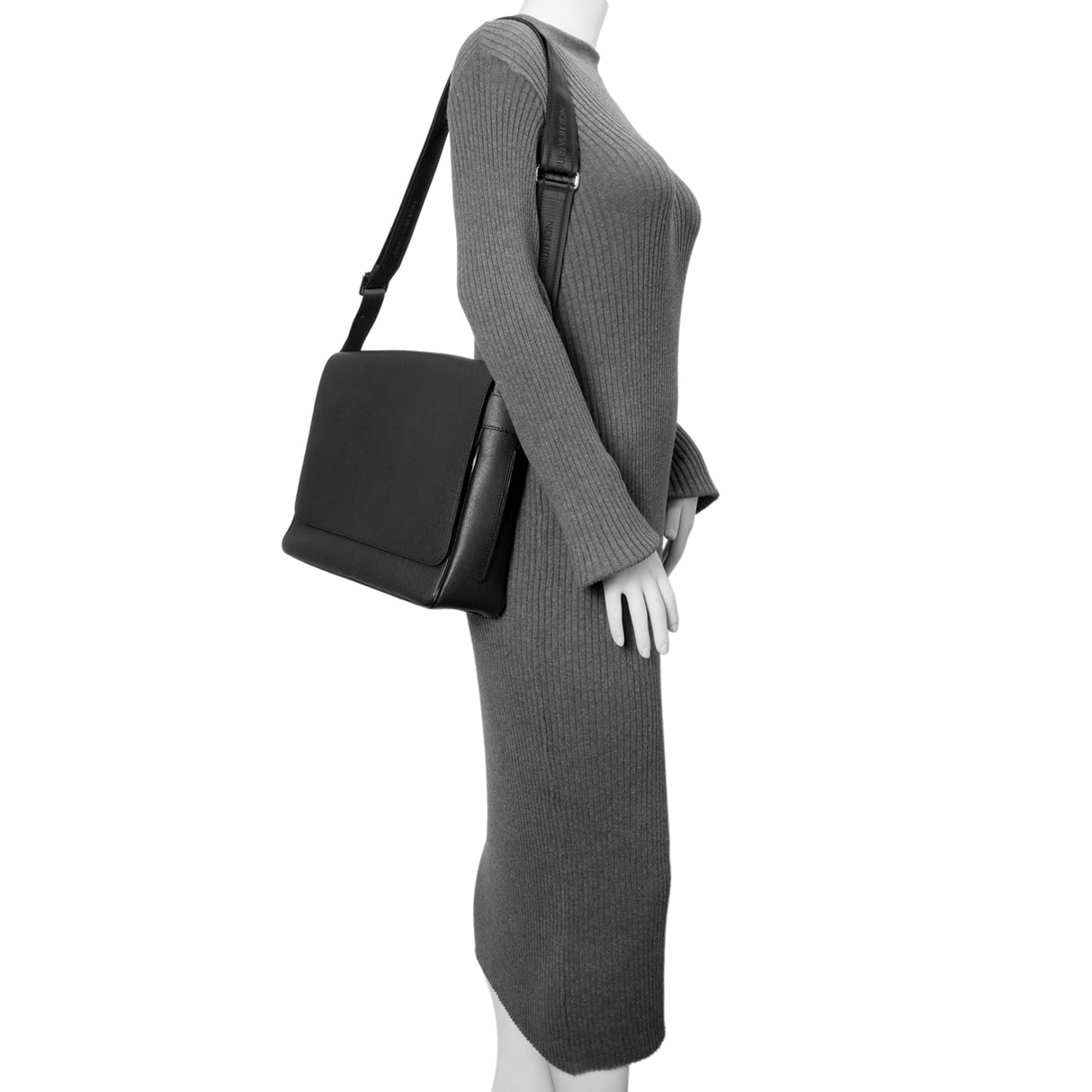 Louis Vuitton Ardoise Taiga Roman MM Handbags Louis Vuitton