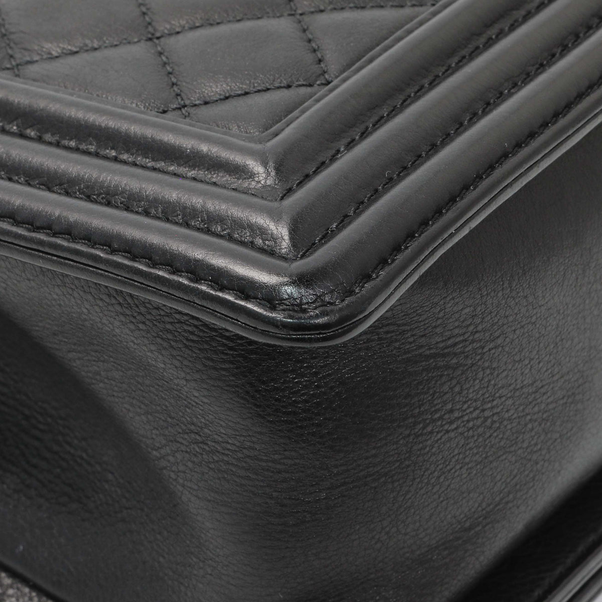Chanel Black Quilted Calfskin Medium Boy Flap Handbags Chanel