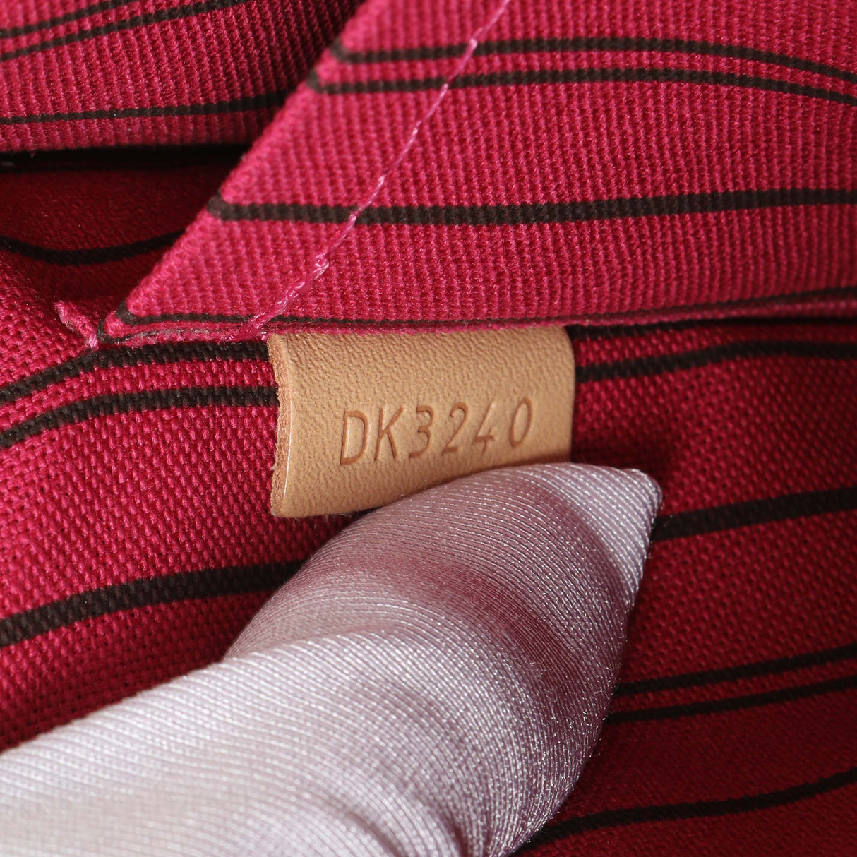 Louis Vuitton Monogram Neverfull Pochette MM/GM Handbags Louis Vuitton