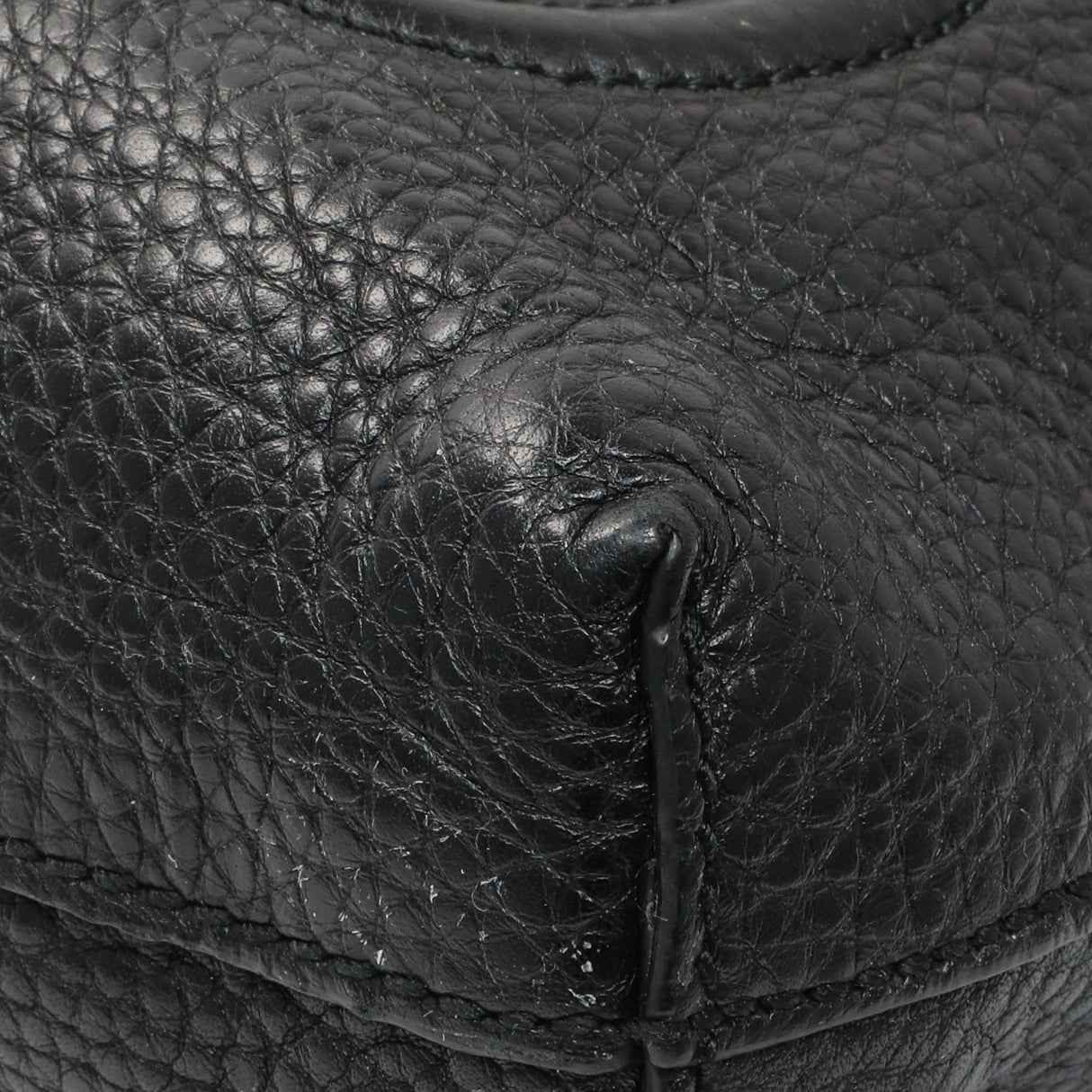 Gucci Black Pebbled Calfskin Medium Soho Messenger Bag