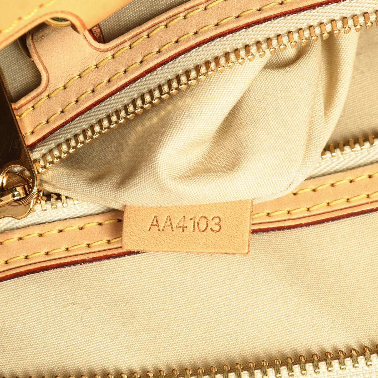 Louis Vuitton Blanc Corail Vernis Brea MM Handbags Louis Vuitton