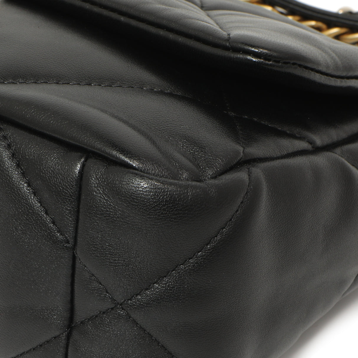 Chanel Black Quilted Lambskin Medium 19 Flap Handbags Chanel