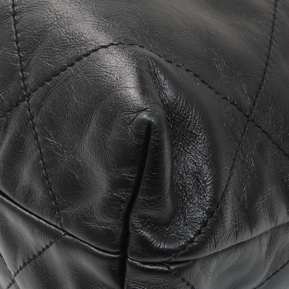 Chanel Black Shiny Calfskin Quilted Small Chanel 22