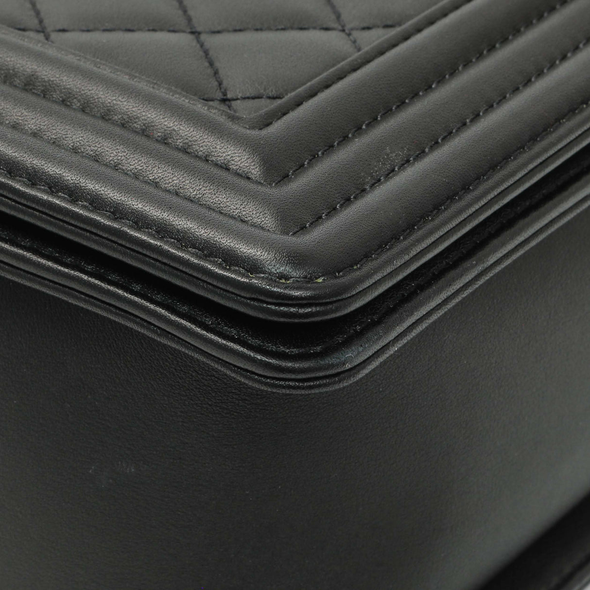 Chanel Black Quilted Calfskin New Medium Boy Flap Handbags Chanel